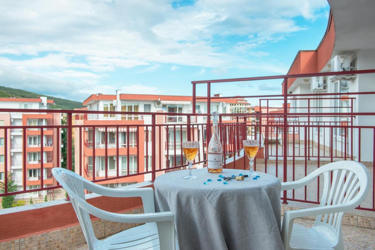 Privilege Beach Apartments Sveti Vlas Exterior foto