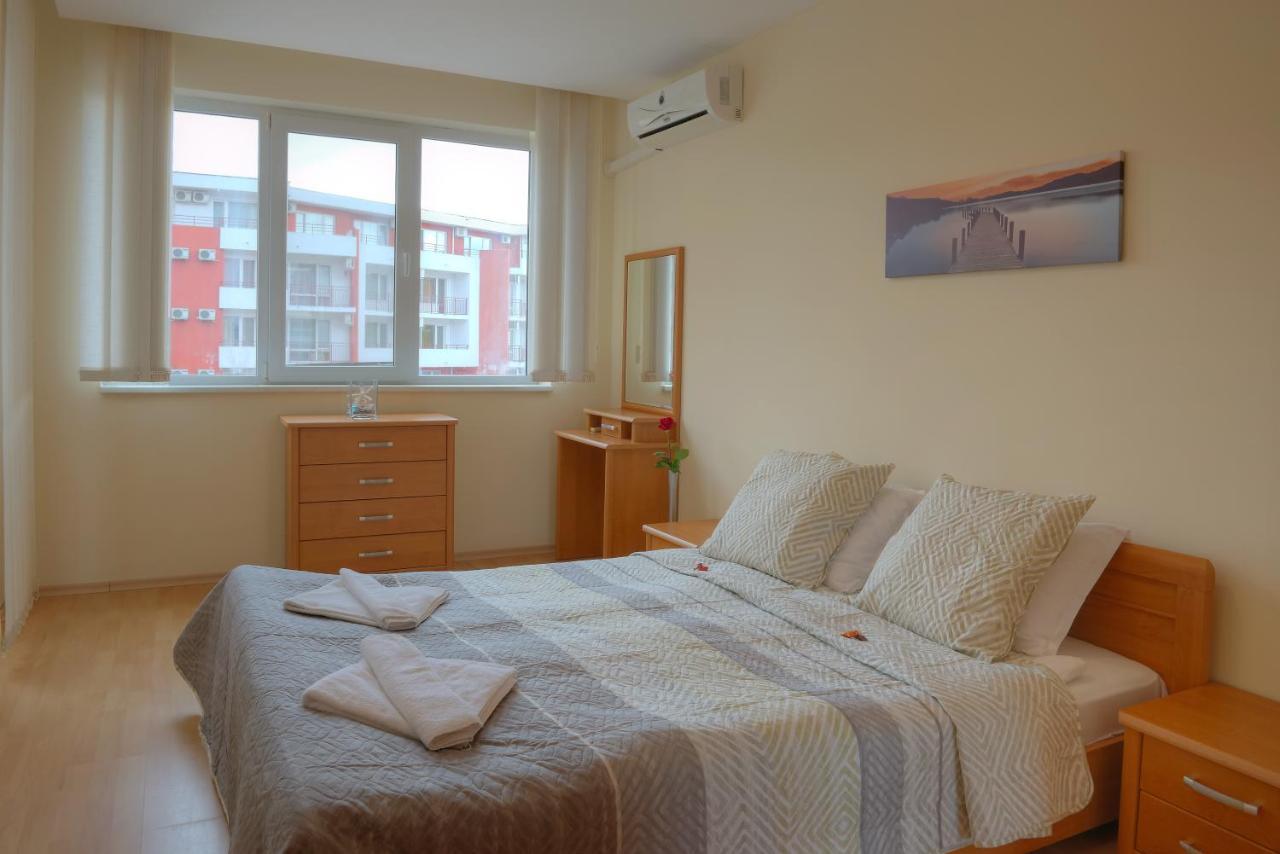 Privilege Beach Apartments Sveti Vlas Exterior foto