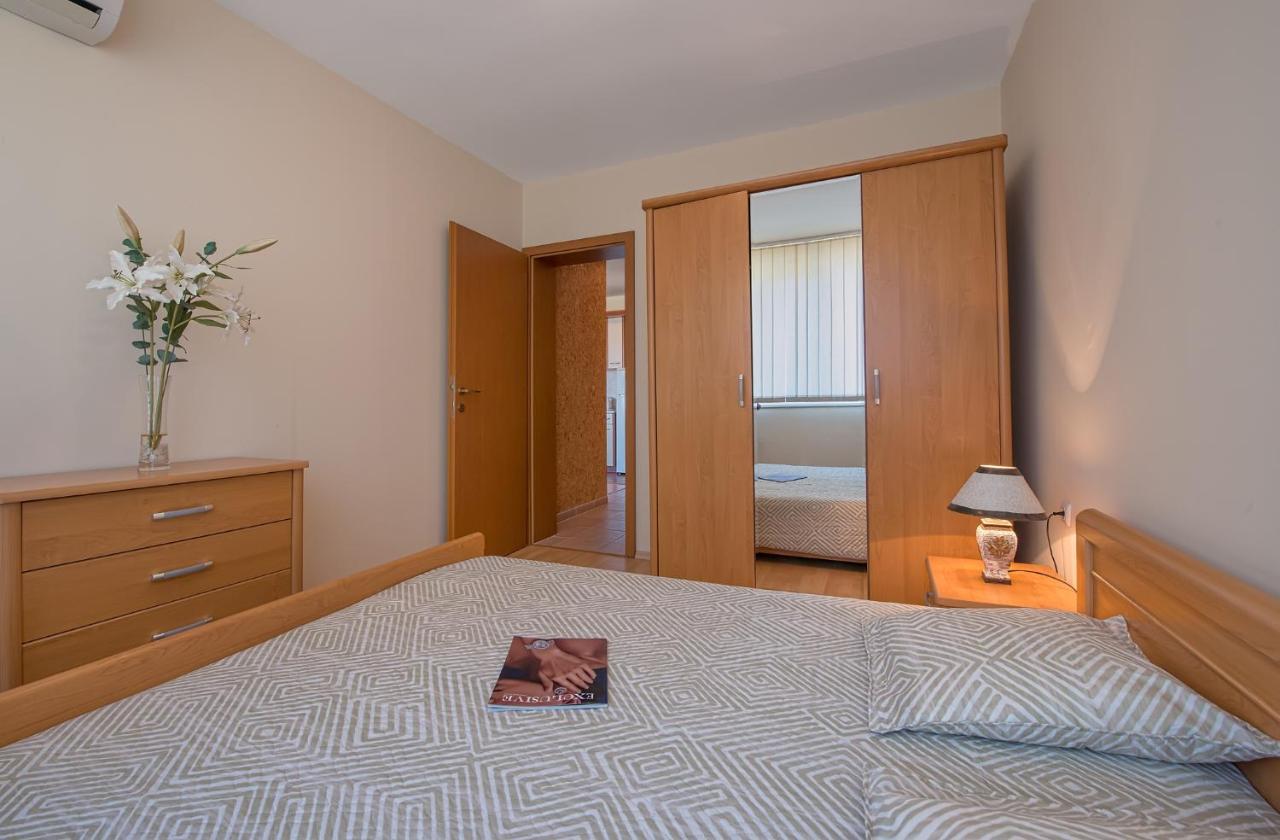 Privilege Beach Apartments Sveti Vlas Exterior foto